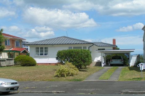 Photo of property in 100 Queen Street, Northcote Point, Auckland, 0627