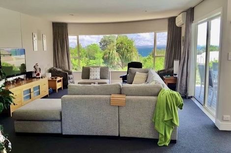 Photo of property in 16 Pacific Parade, Army Bay, Whangaparaoa, 0930