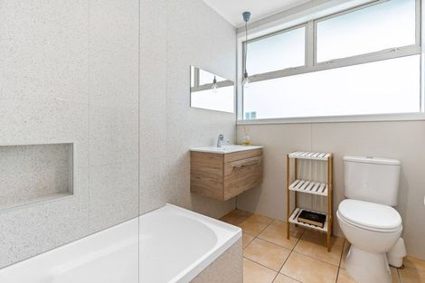 Photo of property in 185 Waimumu Road, Massey, Auckland, 0614