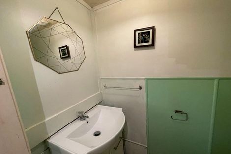 Photo of property in 11 Kathleen Street, Totara Vale, Auckland, 0627