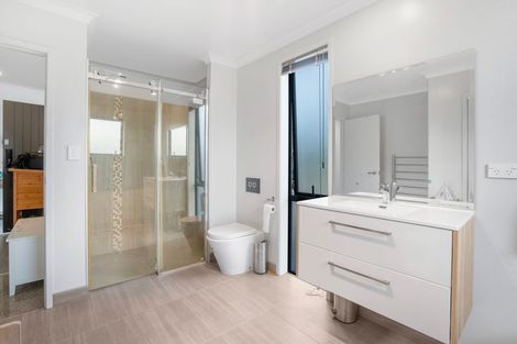 Photo of property in 4 Matahehe Lane, Tinopai, Matakohe, 0593