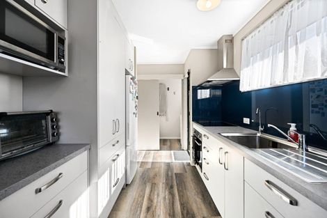 Photo of property in 18 Lloyd Drive, Nawton, Hamilton, 3200