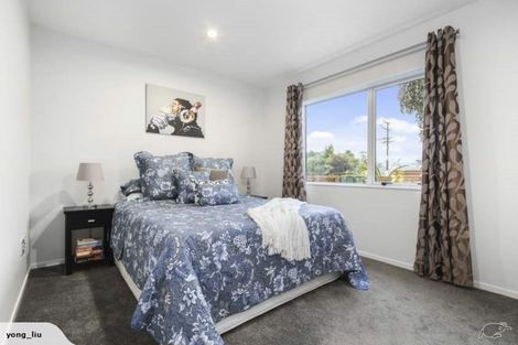 Photo of property in 84 Triangle Road, Massey, Auckland, 0614
