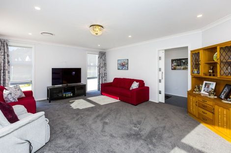 Photo of property in 1 Mawai Hakona Drive, Wallaceville, Upper Hutt, 5018