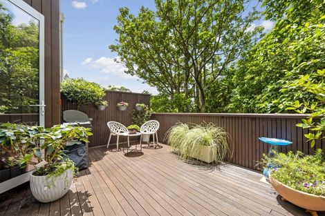 Photo of property in 37f Ngaio Road, Kelburn, Wellington, 6012