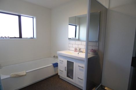 Photo of property in 2/15 Bass Street, West Harbour, Auckland, 0618