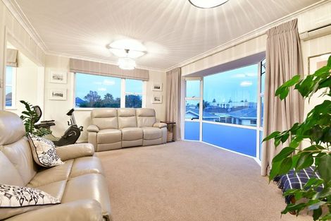 Photo of property in 39 Alice Avenue, Orewa, 0931