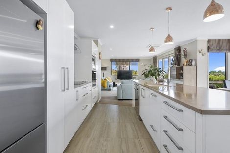 Photo of property in 22 Vista Close, Omokoroa, 3114