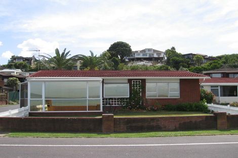 Photo of property in 2/31 Manly Esplanade, Browns Bay, Auckland, 0630