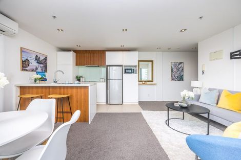 Photo of property in 6 Lancelot Road, Orewa, 0931