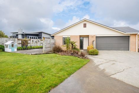 Photo of property in 23 Woodgate Court, Fitzherbert, Palmerston North, 4410