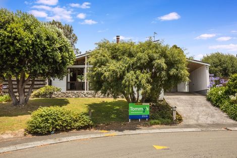 Photo of property in 32 Hicks Close, Whitby, Porirua, 5024