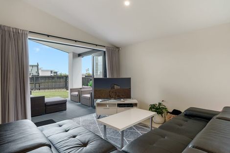 Photo of property in 3 Royal Crescent, Papamoa, 3118