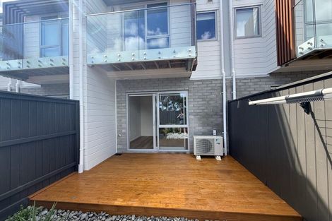 Photo of property in 5/15 Sea Vista Avenue, Beach Haven, Auckland, 0626