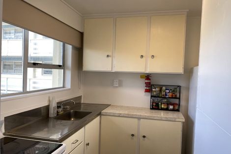 Photo of property in 5 Hawker Street, Mount Victoria, Wellington, 6011