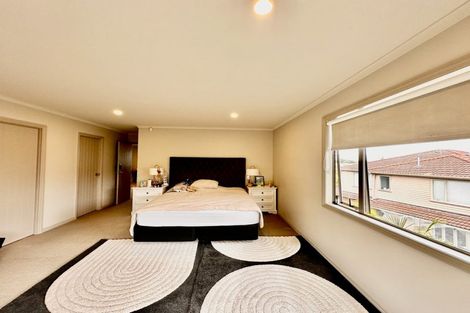 Photo of property in 12 Keating Rise, Northcross, Auckland, 0632