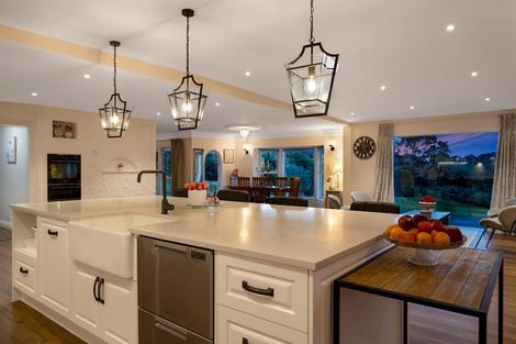 Photo of property in 105 Grassmere Road, Henderson Valley, Auckland, 0612