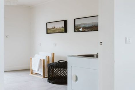 Photo of property in 62 Waiwaka Terrace, Strandon, New Plymouth, 4312