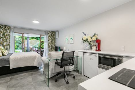 Photo of property in 9/6a Sarsfield Street, Herne Bay, Auckland, 1011