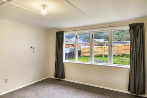 Photo of property in 270 Waddington Drive, Naenae, Lower Hutt, 5011