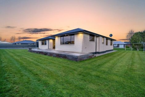 Photo of property in 24 Park Street, Winton, 9720