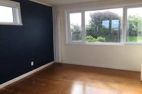 Photo of property in 37a Luckens Road, West Harbour, Auckland, 0618