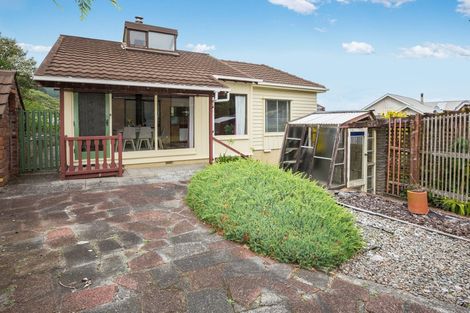 Photo of property in 7 Coates Street, Tawa, Wellington, 5028