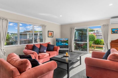 Photo of property in 12 Weka Street, Mangawhai, 0505