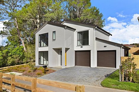 Photo of property in 37 Manutewhau Road, Massey, Auckland, 0614