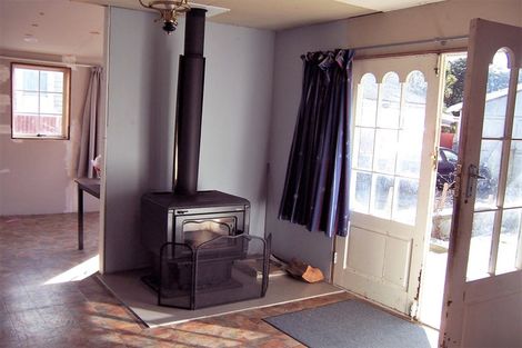 Photo of property in 12 Bridge Street, Tuatapere, 9620