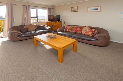 Photo of property in 8b Ladies Mile, Manly, Whangaparaoa, 0930