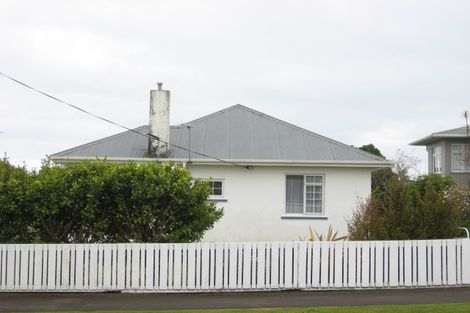 Photo of property in 7 Wilton Street, Westown, New Plymouth, 4310