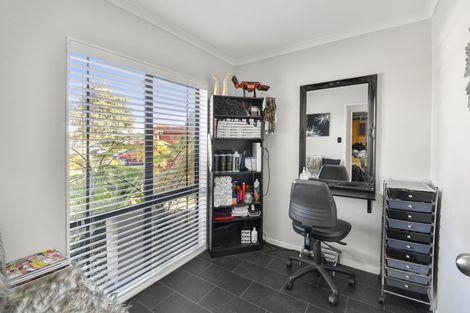 Photo of property in 25 Croftview Road, Wattle Downs, Auckland, 2103