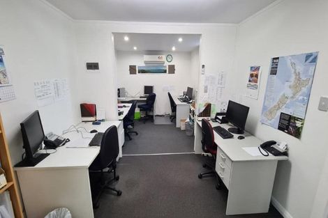 Photo of property in 57 Omahu Road, Greenlane, Auckland, 1051