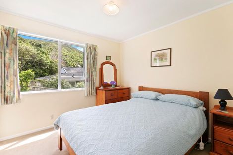 Photo of property in 9 Epping Grove, Karori, Wellington, 6012
