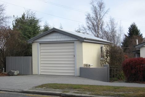 Photo of property in 26 Hallenstein Street, Queenstown, 9300