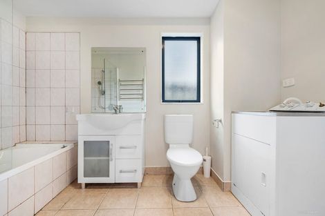 Photo of property in 226 Henderson Valley Road, Henderson, Auckland, 0612