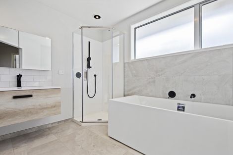 Photo of property in 2 Valley Heights Lane, Pukekohe, 2120