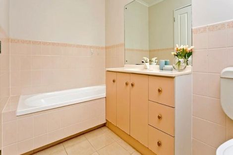 Photo of property in 8 Notre Dame Way, Albany, Auckland, 0632