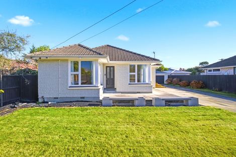 Photo of property in 33 Fovant Street, Russley, Christchurch, 8042