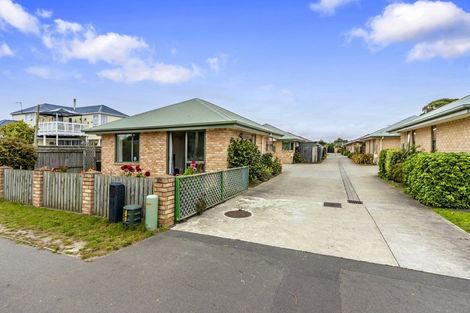 Photo of property in 1/295 Pages Road, Wainoni, Christchurch, 8061