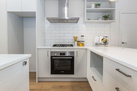 Photo of property in 40 Koreke Close, Kenepuru, Porirua, 5022