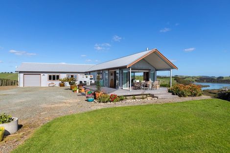 Photo of property in 241d Heatley Road, Whakapirau, Maungaturoto, 0583