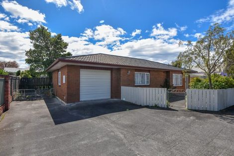 Photo of property in 72 Pembroke Street, Carterton, 5713