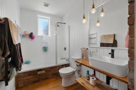 Photo of property in 162 Tukapa Street, Westown, New Plymouth, 4310