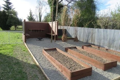 Photo of property in 30 Timaru Road, Waimate, 7924