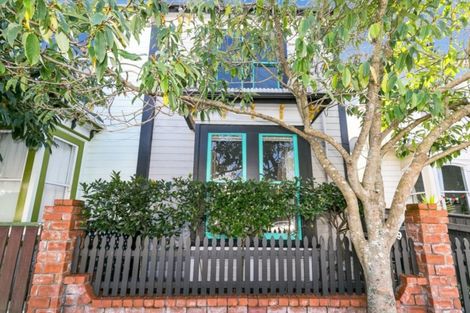 Photo of property in 19 Roy Street, Newtown, Wellington, 6021