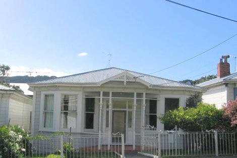 Photo of property in 19 Myrtle Crescent, Mount Cook, Wellington, 6021