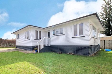 Photo of property in 20a Beaubank Road, Kelston, Auckland, 0602