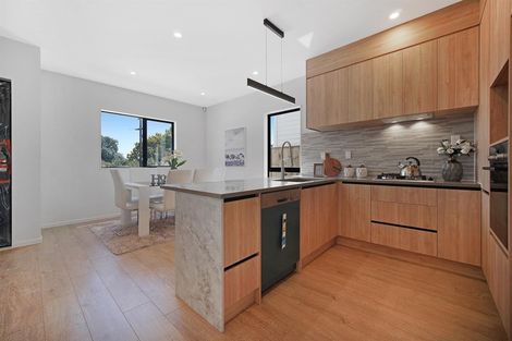 Photo of property in 165 Grove Road, Papakura, 2110